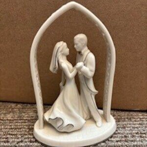 LENOX Wedding Promises Forever Yours Bride & Groom Dancing Cake Topper Figurine